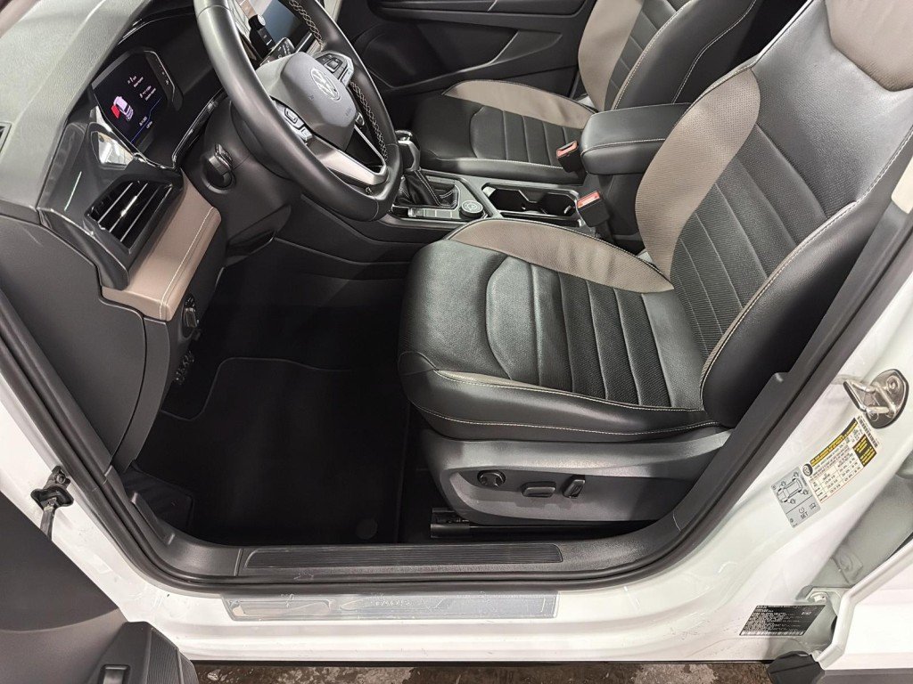 Volkswagen TAOS  2022 à Saint-Hyacinthe, Québec - 9 - w1024h768px