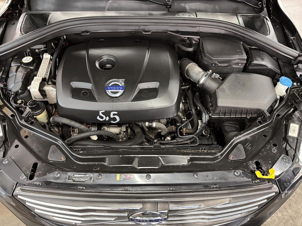 2015 Volvo XC60 in Saint-Hyacinthe, Quebec - 10 - w1024h768px