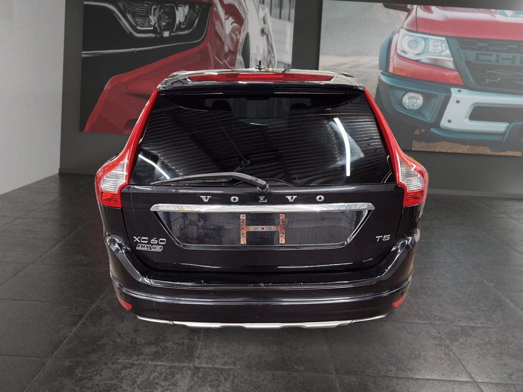 2015 Volvo XC60 in Saint-Hyacinthe, Quebec - 3 - w1024h768px