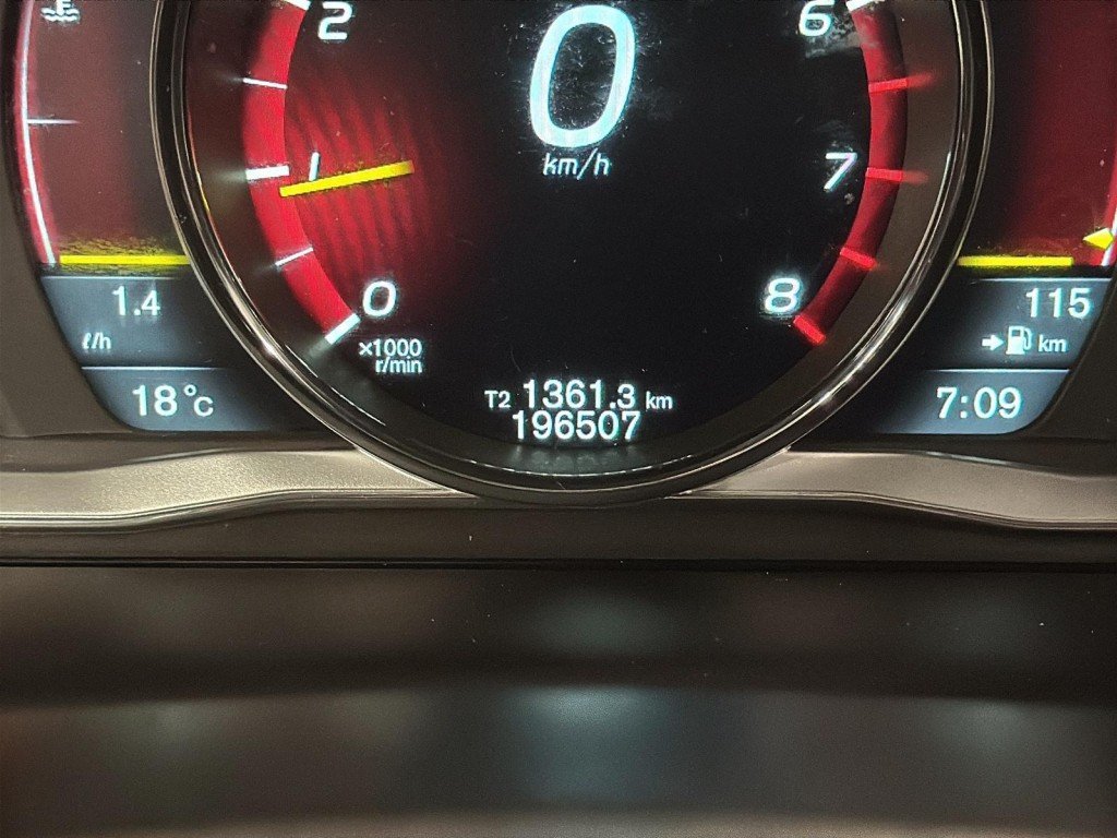 2015 Volvo XC60 in Saint-Hyacinthe, Quebec - 15 - w1024h768px