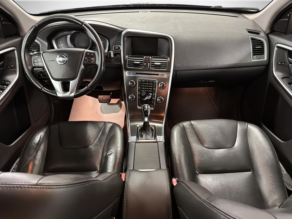 2015 Volvo XC60 in Saint-Hyacinthe, Quebec - 12 - w1024h768px
