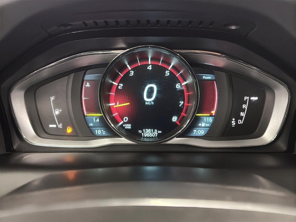 2015 Volvo XC60 in Saint-Hyacinthe, Quebec - 16 - w1024h768px