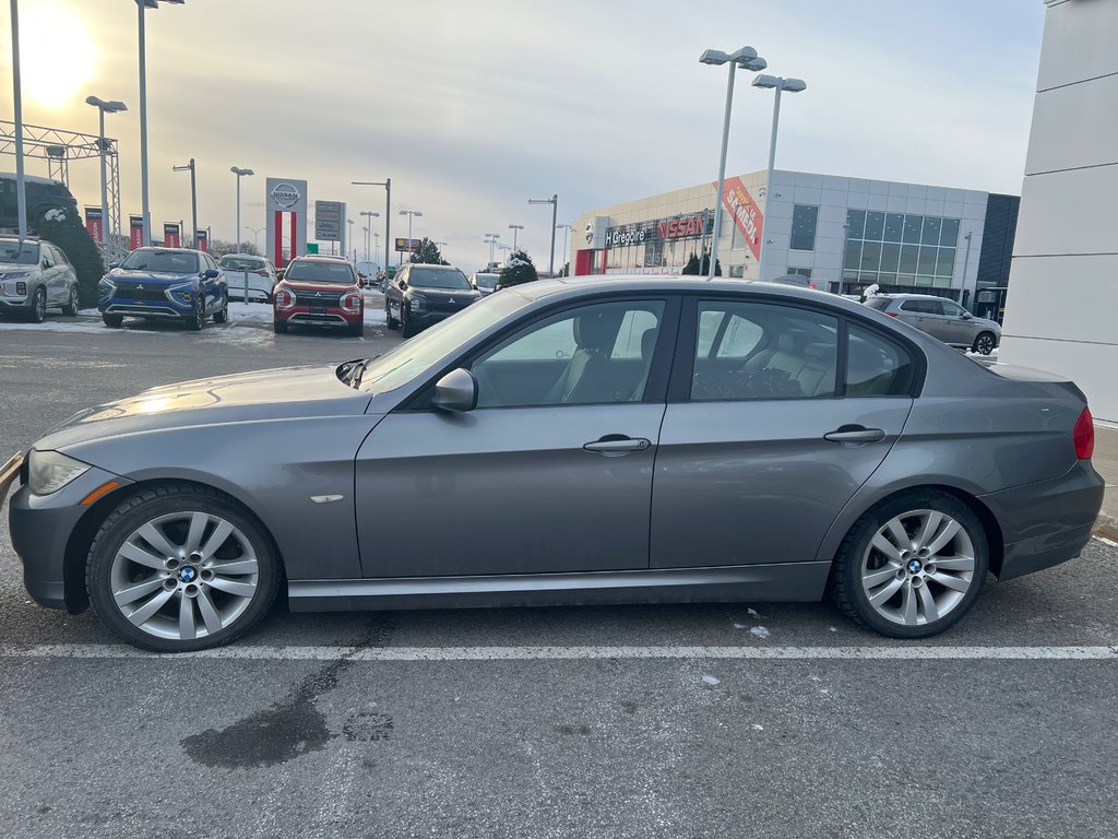 BMW 3 Series 323i**RWD**TEL QUEL**V6 2.5L**SIEGES CHAUFFANT* 2009 à Saint-Eustache, Québec - 3 - w1024h768px