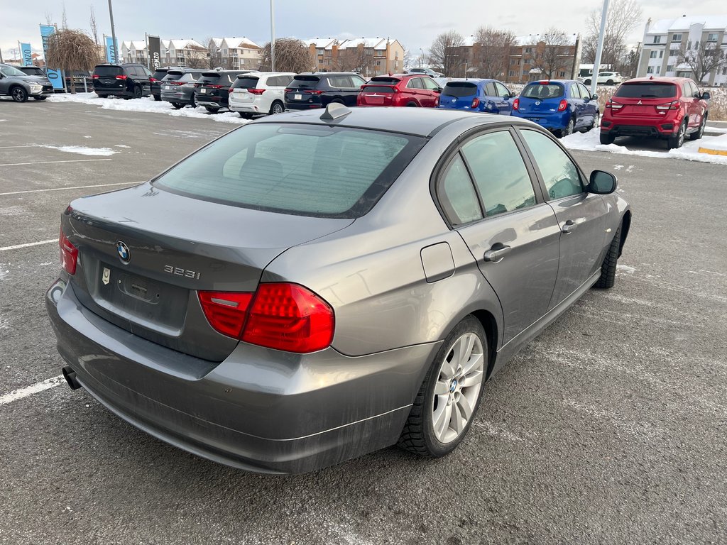 BMW 3 Series 323i**RWD**TEL QUEL**V6 2.5L**SIEGES CHAUFFANT* 2009 à Saint-Eustache, Québec - 5 - w1024h768px