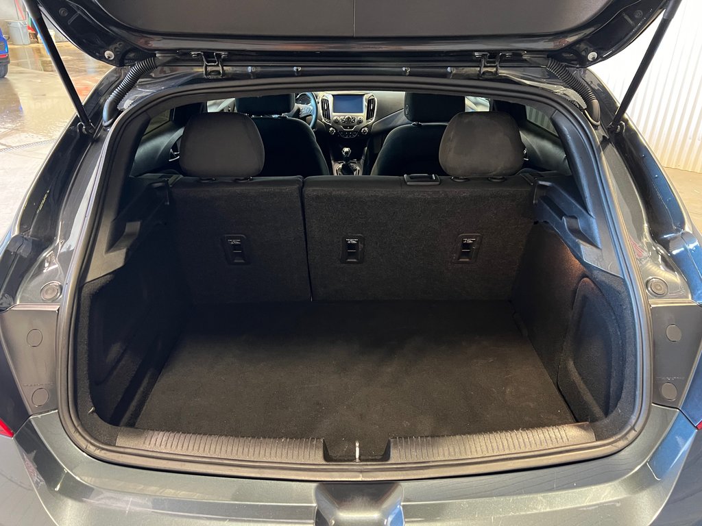 2017 Chevrolet Cruze LT**MAGS D'ORIGINE INCLUS**MANUELLE**BLUETOOTH** in Saint-Eustache, Quebec - 16 - w1024h768px