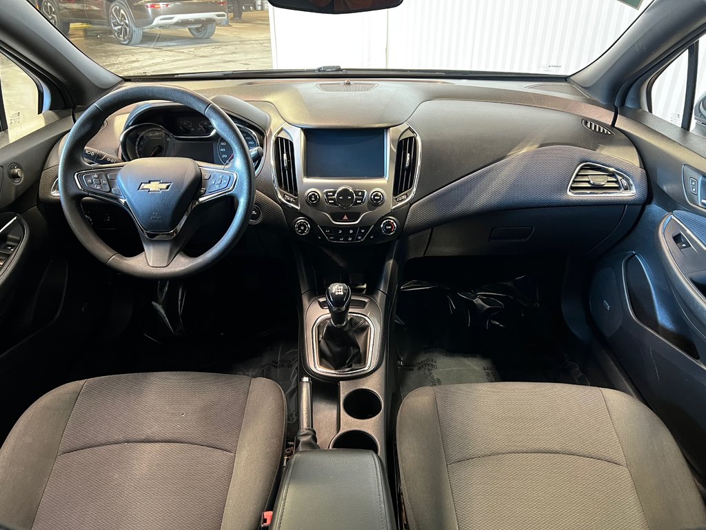 2017 Chevrolet Cruze LT**MAGS D'ORIGINE INCLUS**MANUELLE**BLUETOOTH** in Saint-Eustache, Quebec - 18 - w1024h768px