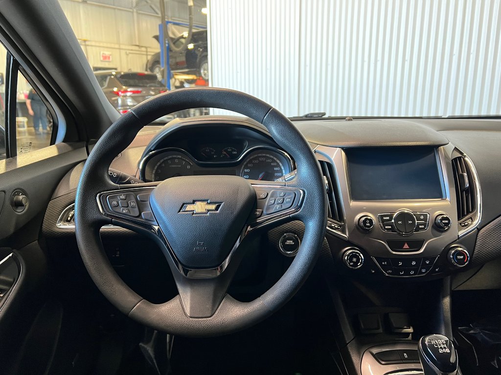 2017 Chevrolet Cruze LT**MAGS D'ORIGINE INCLUS**MANUELLE**BLUETOOTH** in Saint-Eustache, Quebec - 19 - w1024h768px