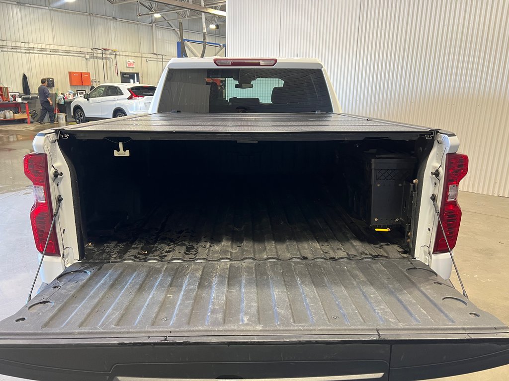 Chevrolet Silverado 1500 CUSTOM**4X4/4WD**CREW CAB**2.7L TURBO**CARPLAY** 2022 à Saint-Eustache, Québec - 5 - w1024h768px