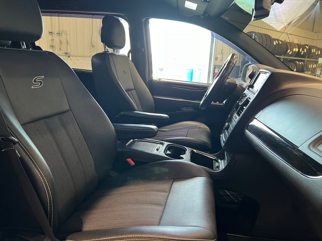 2016 Chrysler Town & Country S**STOW & GO**7 PASSAGERS**CAMERA RECUL**BLUETOOTH**CRUISE in Saint-Eustache, Quebec - 11 - w1024h768px