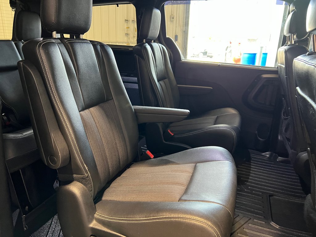 2016 Chrysler Town & Country S**STOW & GO**7 PASSAGERS**CAMERA RECUL**BLUETOOTH**CRUISE in Saint-Eustache, Quebec - 13 - w1024h768px