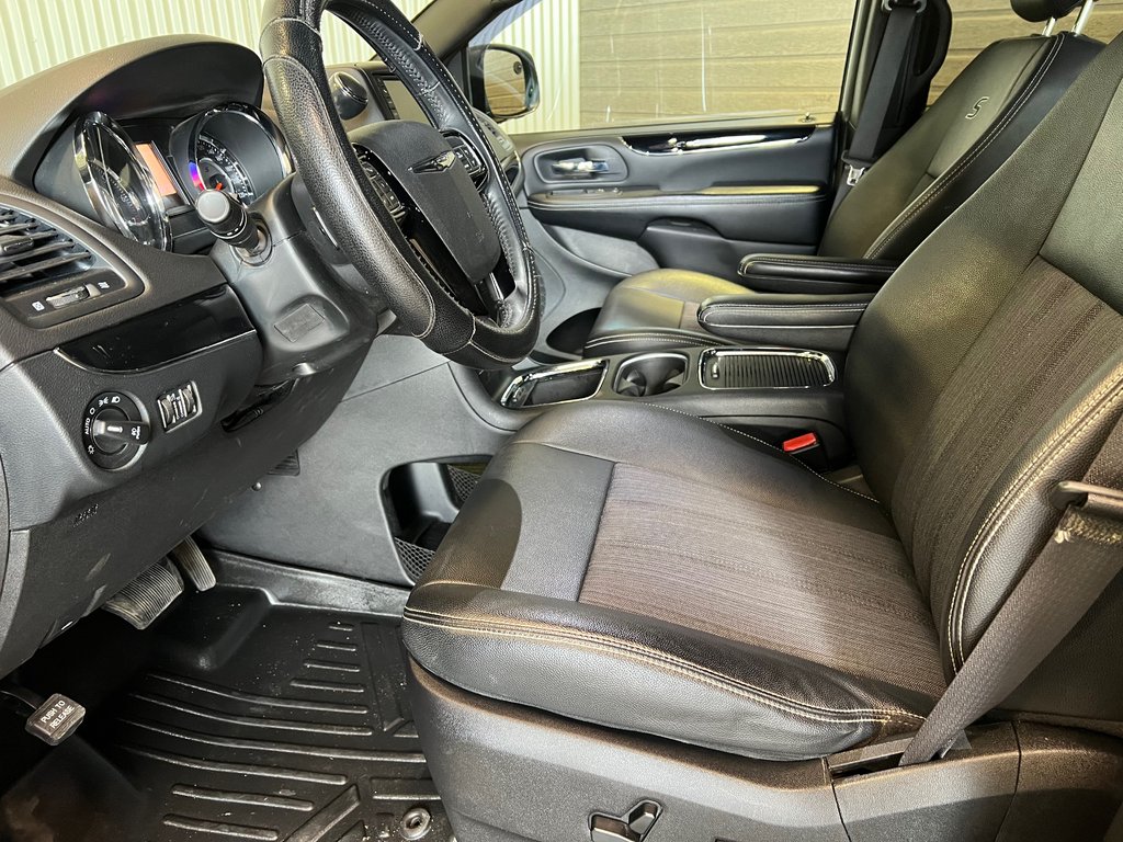 2016 Chrysler Town & Country S**STOW & GO**7 PASSAGERS**CAMERA RECUL**BLUETOOTH**CRUISE in Saint-Eustache, Quebec - 9 - w1024h768px