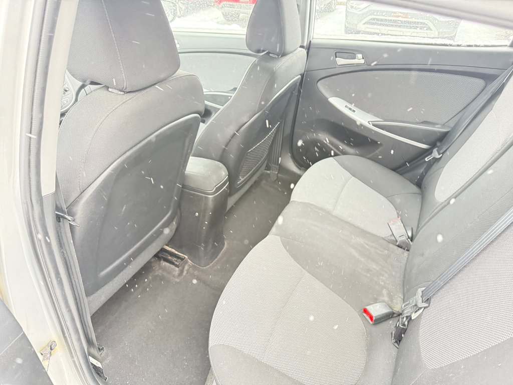 2013 Hyundai Accent GL**TEL QUEL**WOW 33 000KM**AUTOMATIQUE**1 OWNER** in Saint-Eustache, Quebec - 5 - w1024h768px