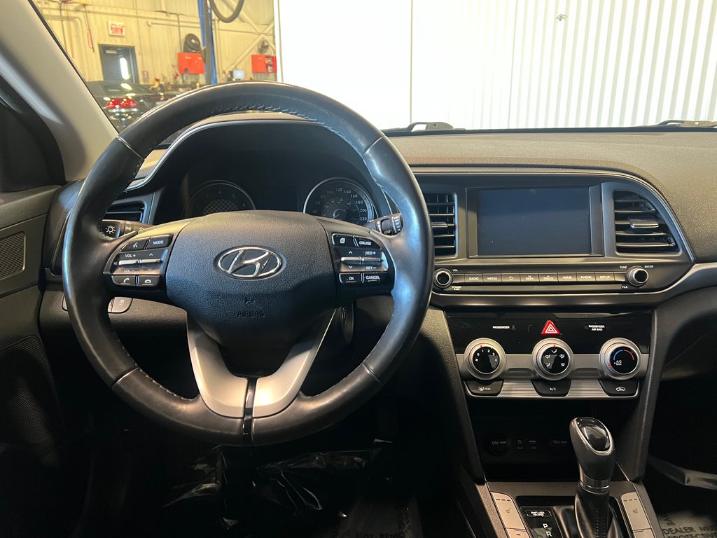 2019 Hyundai Elantra PREFERRED**CARPLAY**BANCS & VOLANT CHAUFFANTS** in Saint-Eustache, Quebec - 19 - w1024h768px