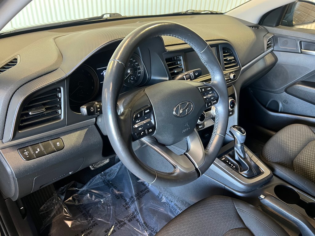 2019 Hyundai Elantra PREFERRED**CARPLAY**BANCS & VOLANT CHAUFFANTS** in Saint-Eustache, Quebec - 12 - w1024h768px