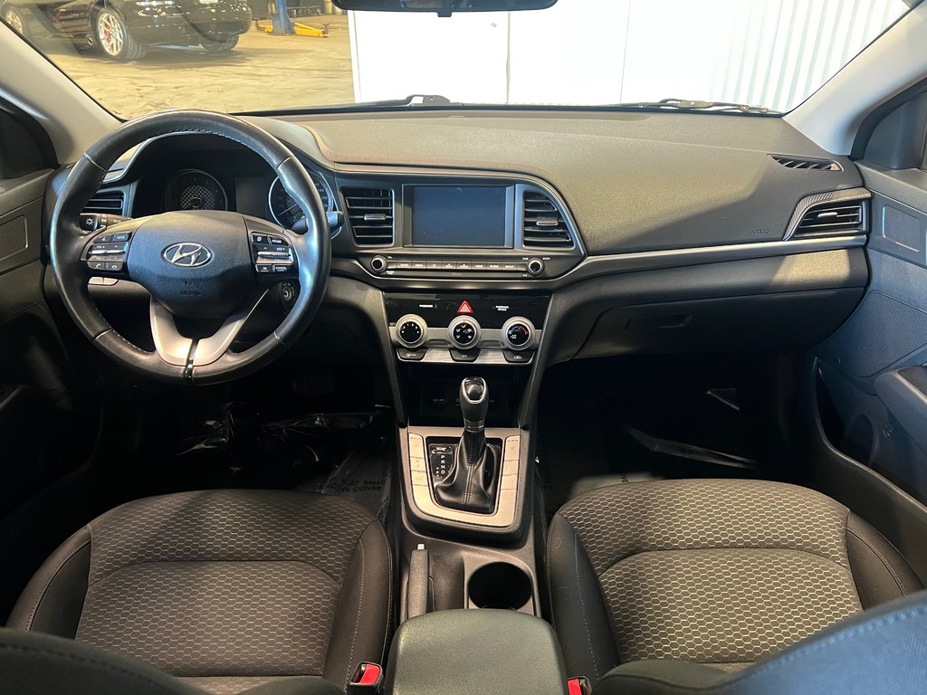 2019 Hyundai Elantra PREFERRED**CARPLAY**BANCS & VOLANT CHAUFFANTS** in Saint-Eustache, Quebec - 18 - w1024h768px