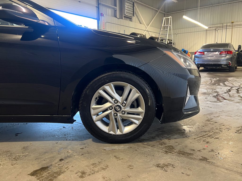 2019 Hyundai Elantra PREFERRED**CARPLAY**BANCS & VOLANT CHAUFFANTS** in Saint-Eustache, Quebec - 8 - w1024h768px