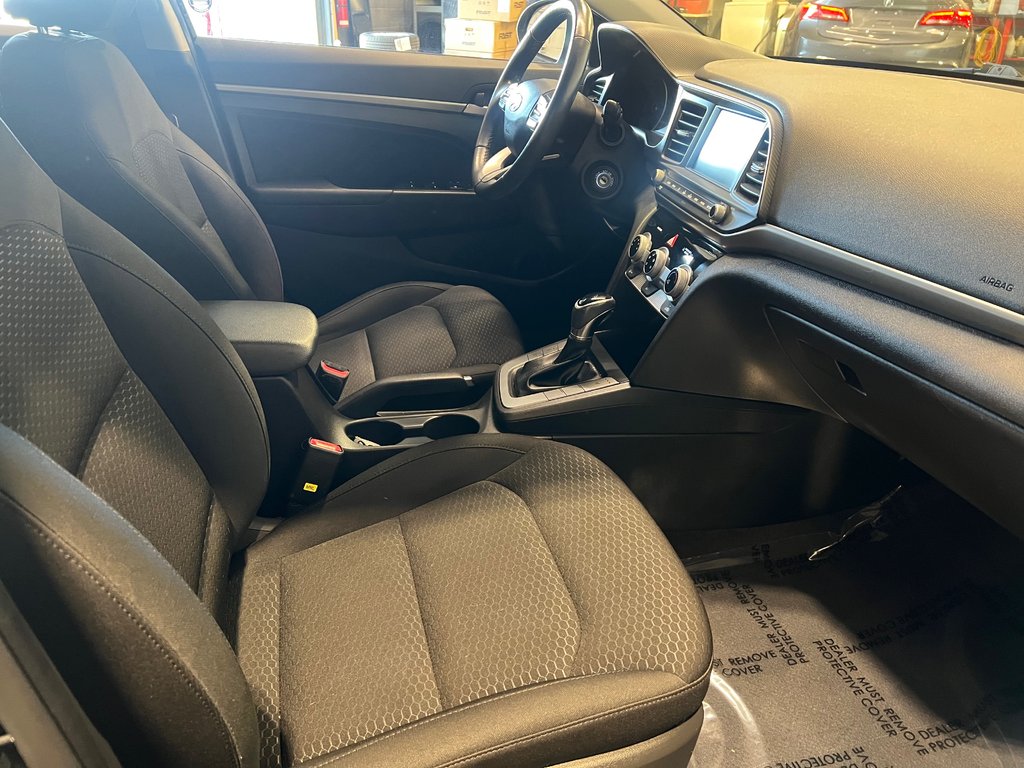 2019 Hyundai Elantra PREFERRED**CARPLAY**BANCS & VOLANT CHAUFFANTS** in Saint-Eustache, Quebec - 13 - w1024h768px