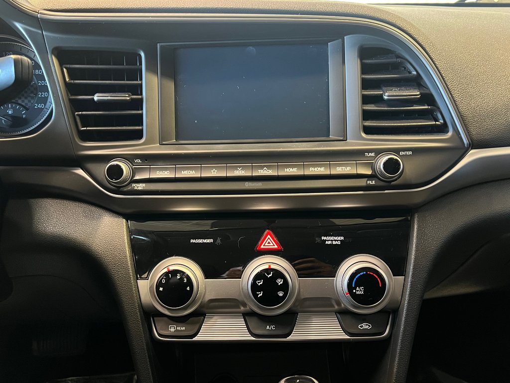 2019 Hyundai Elantra PREFERRED**CARPLAY**BANCS & VOLANT CHAUFFANTS** in Saint-Eustache, Quebec - 20 - w1024h768px
