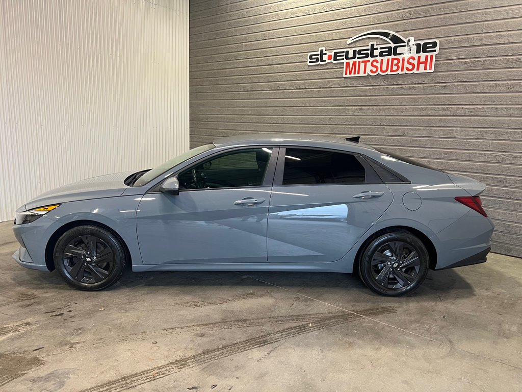 Hyundai Elantra PREFERRED**CARPLAY**BANCS & VOLANT CHAUFFANT**MAGS 2021 à Saint-Eustache, Québec - 2 - w1024h768px
