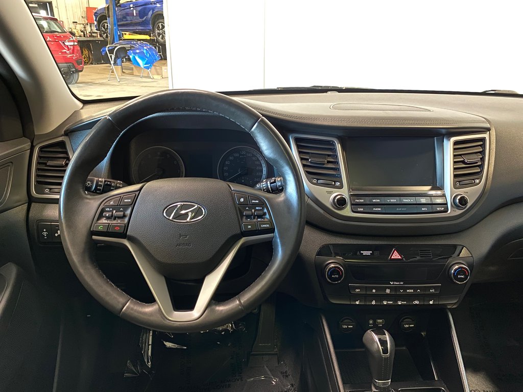 2016 Hyundai Tucson LUXURY**AWD/4X4**CUIR**TOIT PANO**VOLANT CHAUFFANT in Saint-Eustache, Quebec - 11 - w1024h768px