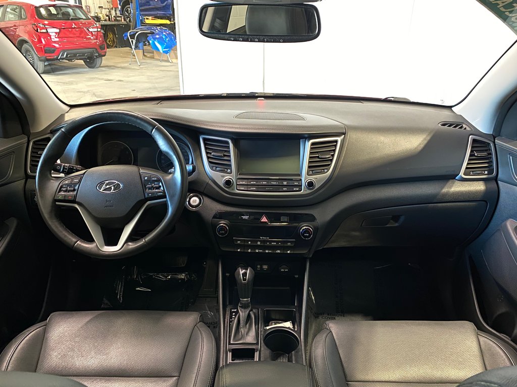 2016 Hyundai Tucson LUXURY**AWD/4X4**CUIR**TOIT PANO**VOLANT CHAUFFANT in Saint-Eustache, Quebec - 10 - w1024h768px