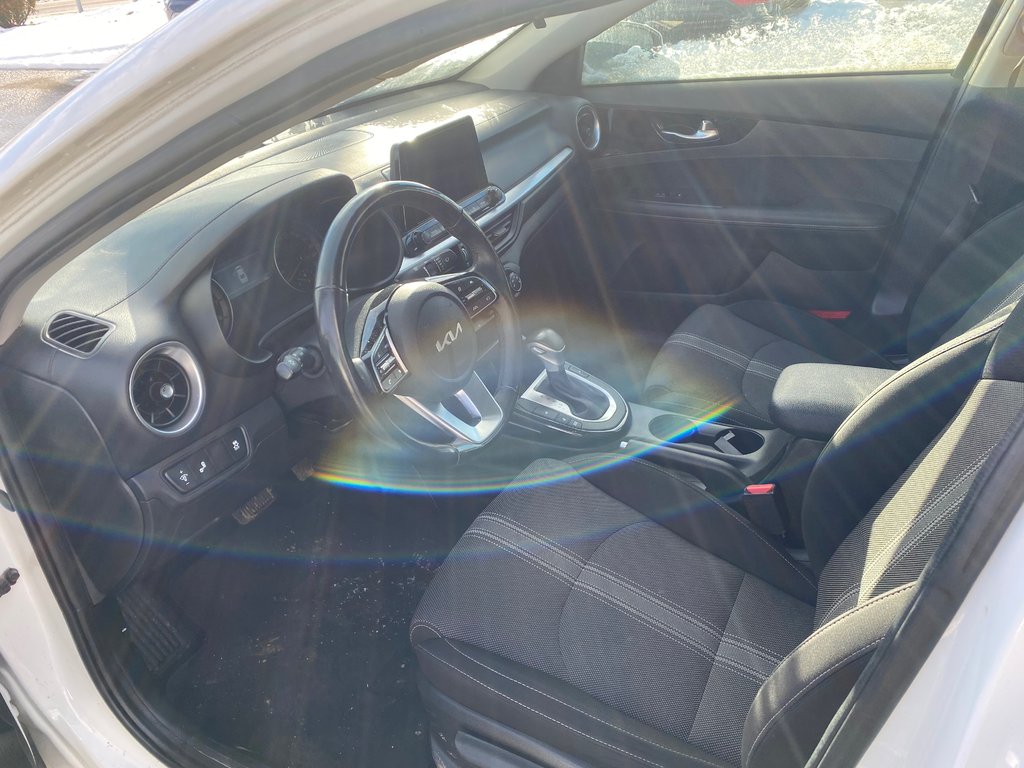 2022 Kia Forte EX+**TOIT OUVRANT**VOLANT CHAUFFANT**CARPLAY**MAGS in Saint-Eustache, Quebec - 6 - w1024h768px