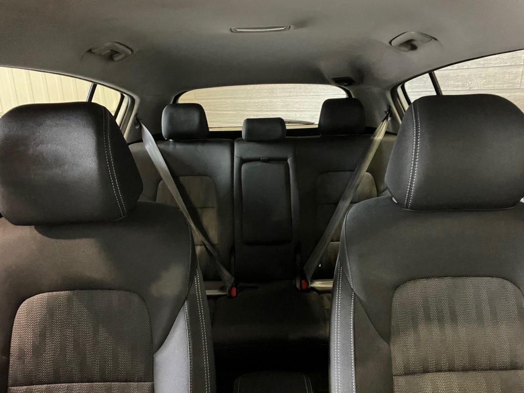 2022 Kia Sportage LX**AWD/4X4**NIGHTSKY**MAGS 18PO**APPLE CARPLAY** in Saint-Eustache, Quebec - 17 - w1024h768px