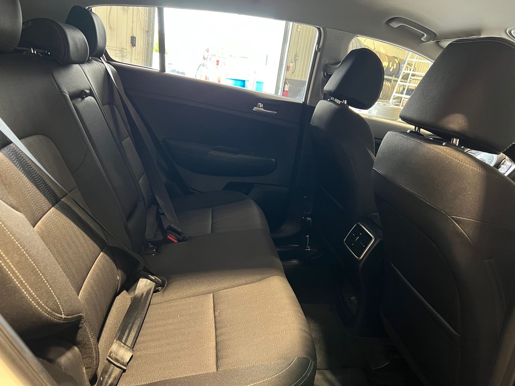 2022 Kia Sportage LX**AWD/4X4**NIGHTSKY**MAGS 18PO**APPLE CARPLAY** in Saint-Eustache, Quebec - 15 - w1024h768px