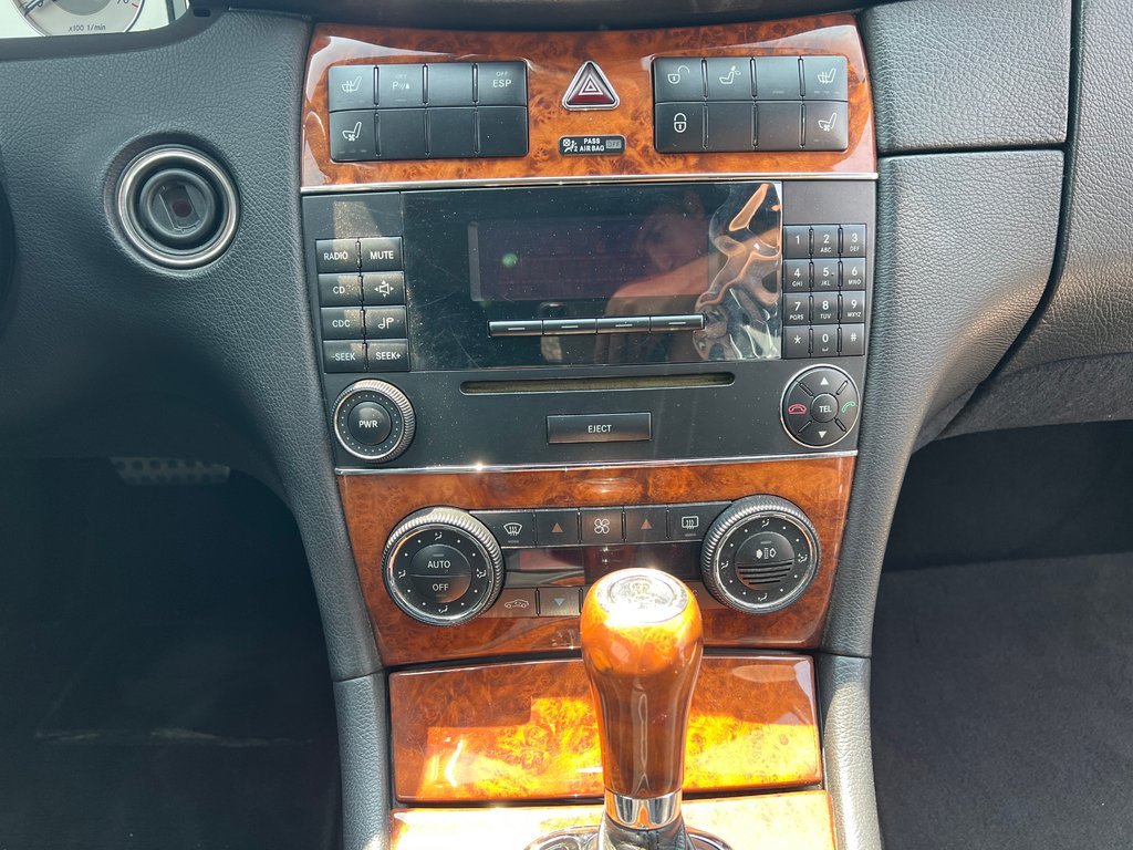 2007 Mercedes-Benz CLK-Class CLK 550**AMG**V8 5.5L**DÉCAPOTABLE**CUIR** in Saint-Eustache, Quebec - 9 - w1024h768px