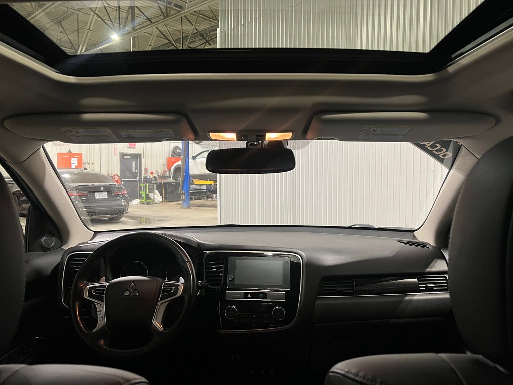2019 Mitsubishi OUTLANDER PHEV LE**S-AWC**TOIT OUVRANT**CUIR/SUEDE**CARPLAY**MAGS in Saint-Eustache, Quebec - 22 - w1024h768px