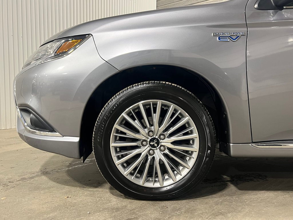 2019 Mitsubishi OUTLANDER PHEV LE**S-AWC**TOIT OUVRANT**CUIR/SUEDE**CARPLAY**MAGS in Saint-Eustache, Quebec - 5 - w1024h768px