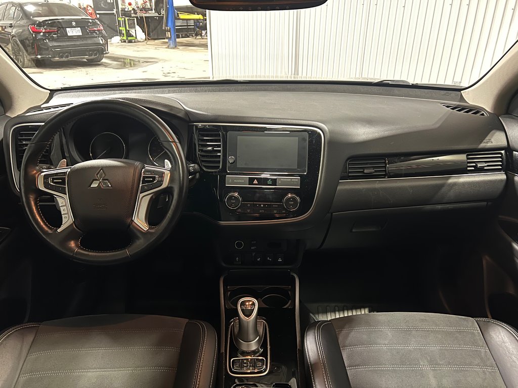 2019 Mitsubishi OUTLANDER PHEV LE**S-AWC**TOIT OUVRANT**CUIR/SUEDE**CARPLAY**MAGS in Saint-Eustache, Quebec - 23 - w1024h768px