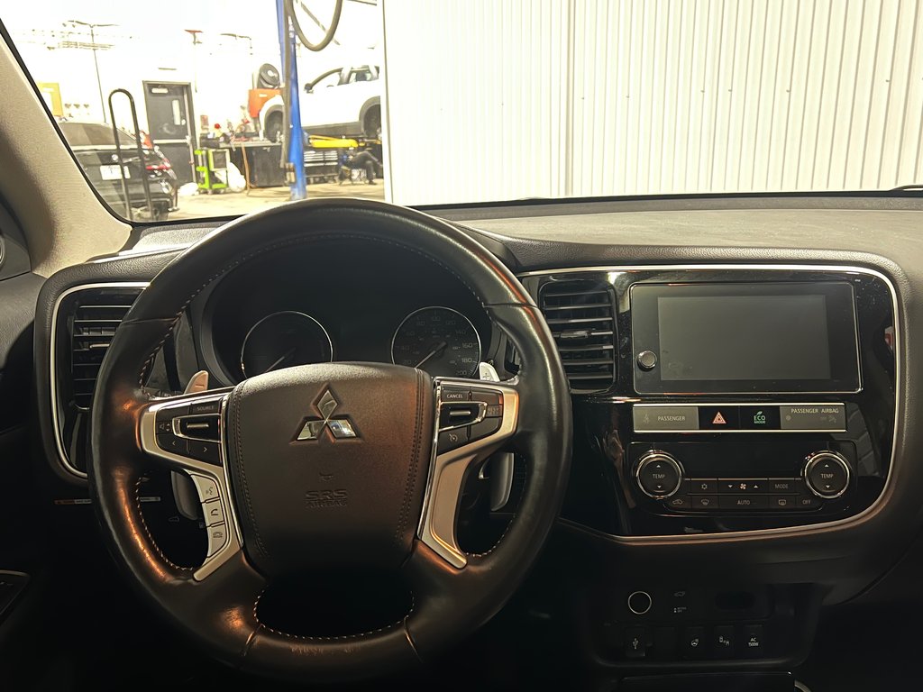 2019 Mitsubishi OUTLANDER PHEV LE**S-AWC**TOIT OUVRANT**CUIR/SUEDE**CARPLAY**MAGS in Saint-Eustache, Quebec - 24 - w1024h768px