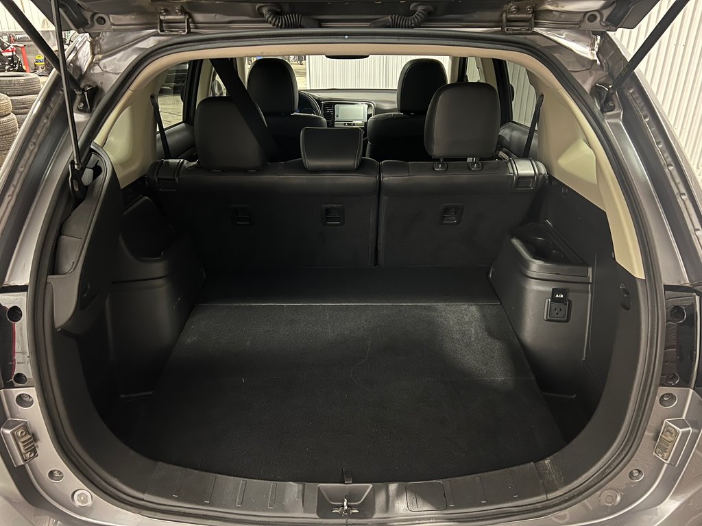 2019 Mitsubishi OUTLANDER PHEV LE**S-AWC**TOIT OUVRANT**CUIR/SUEDE**CARPLAY**MAGS in Saint-Eustache, Quebec - 20 - w1024h768px