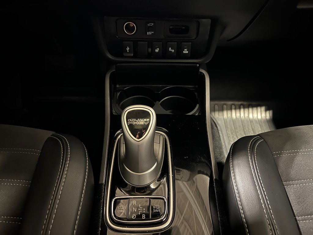 2019 Mitsubishi OUTLANDER PHEV LE**S-AWC**TOIT OUVRANT**CUIR/SUEDE**CARPLAY**MAGS in Saint-Eustache, Quebec - 26 - w1024h768px