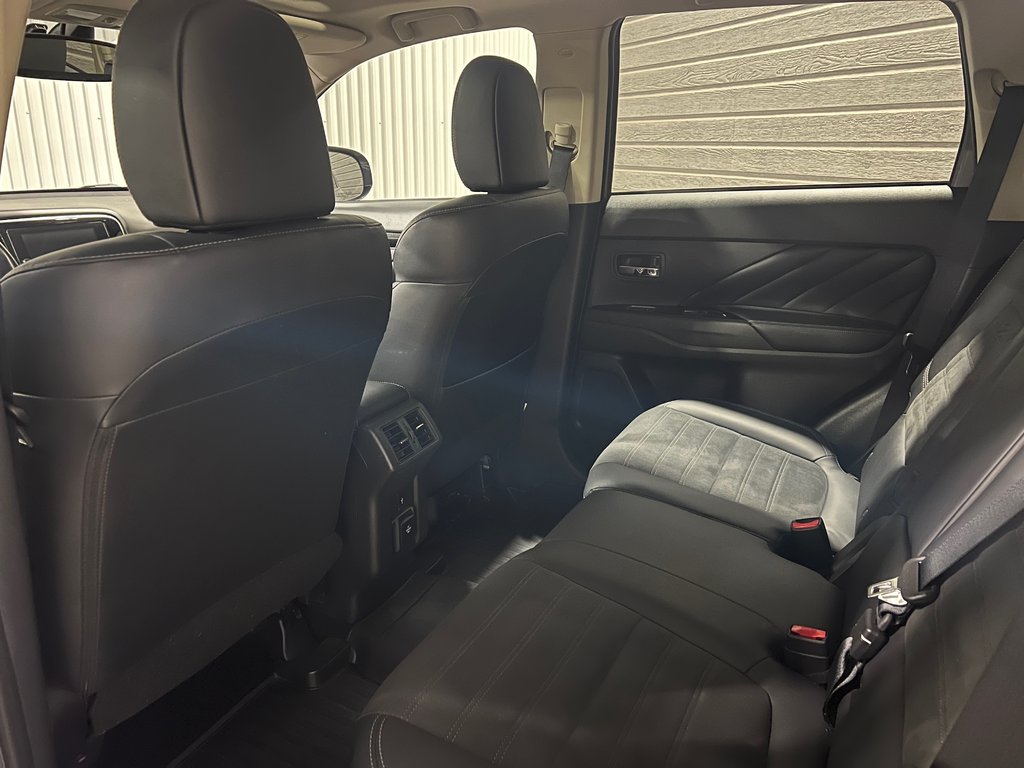 2019 Mitsubishi OUTLANDER PHEV LE**S-AWC**TOIT OUVRANT**CUIR/SUEDE**CARPLAY**MAGS in Saint-Eustache, Quebec - 16 - w1024h768px
