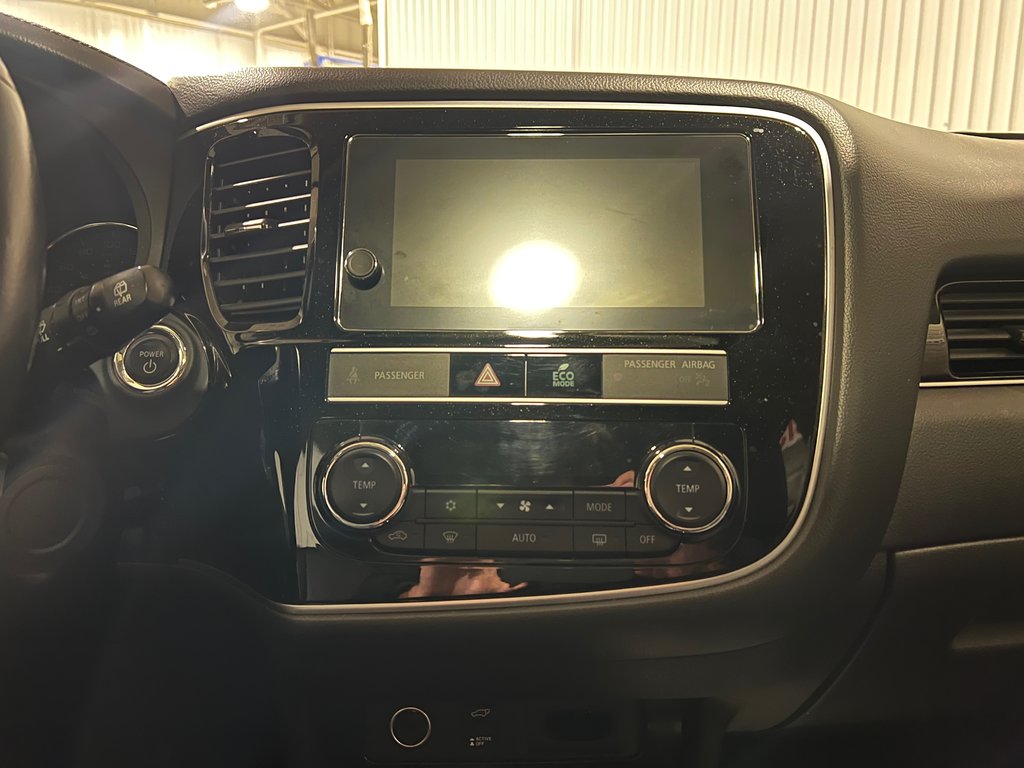 2019 Mitsubishi OUTLANDER PHEV LE**S-AWC**TOIT OUVRANT**CUIR/SUEDE**CARPLAY**MAGS in Saint-Eustache, Quebec - 25 - w1024h768px