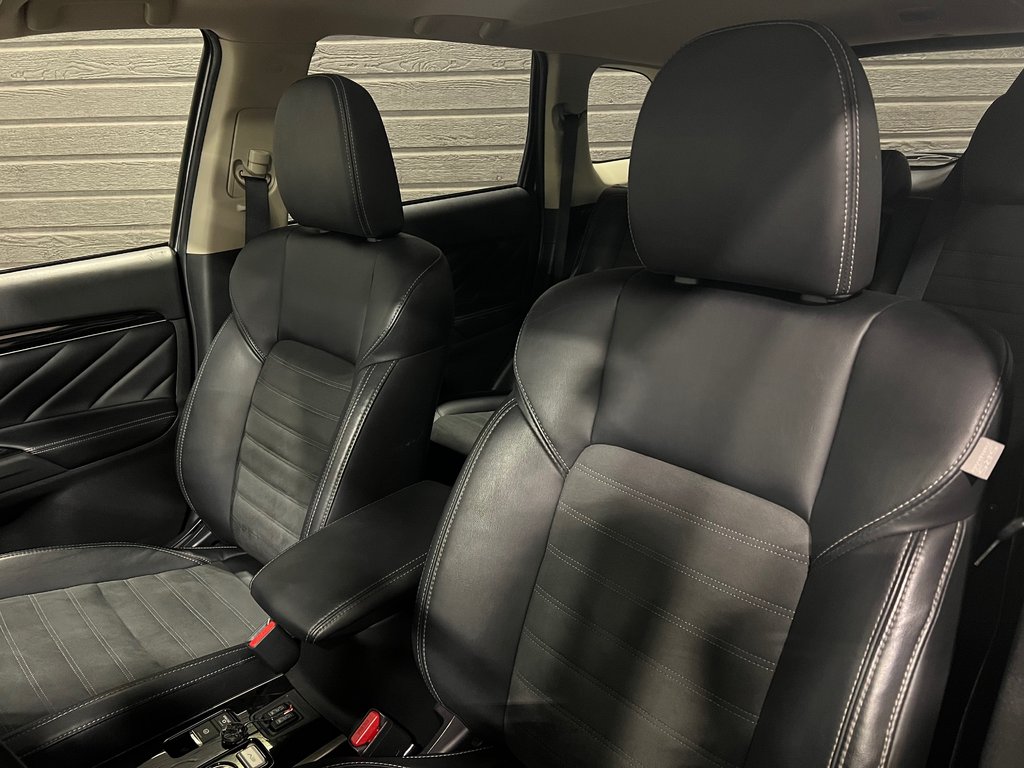 2019 Mitsubishi OUTLANDER PHEV LE**S-AWC**TOIT OUVRANT**CUIR/SUEDE**CARPLAY**MAGS in Saint-Eustache, Quebec - 12 - w1024h768px