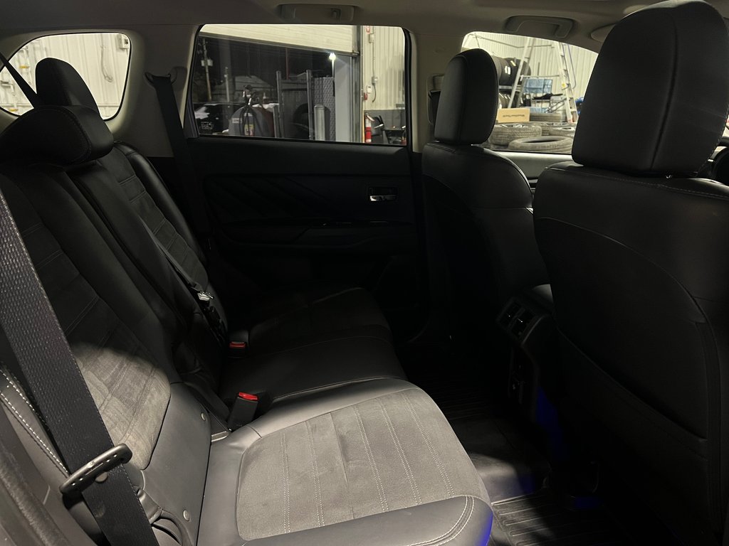 2019 Mitsubishi OUTLANDER PHEV LE**S-AWC**TOIT OUVRANT**CUIR/SUEDE**CARPLAY**MAGS in Saint-Eustache, Quebec - 18 - w1024h768px