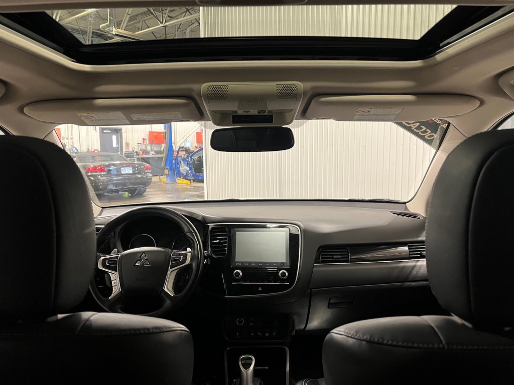 Mitsubishi OUTLANDER PHEV LE**AWD/4X4**TAUX À PARTIR 0.9%**TOIT**SIMILICUIR 2020 à Saint-Eustache, Québec - 19 - w1024h768px