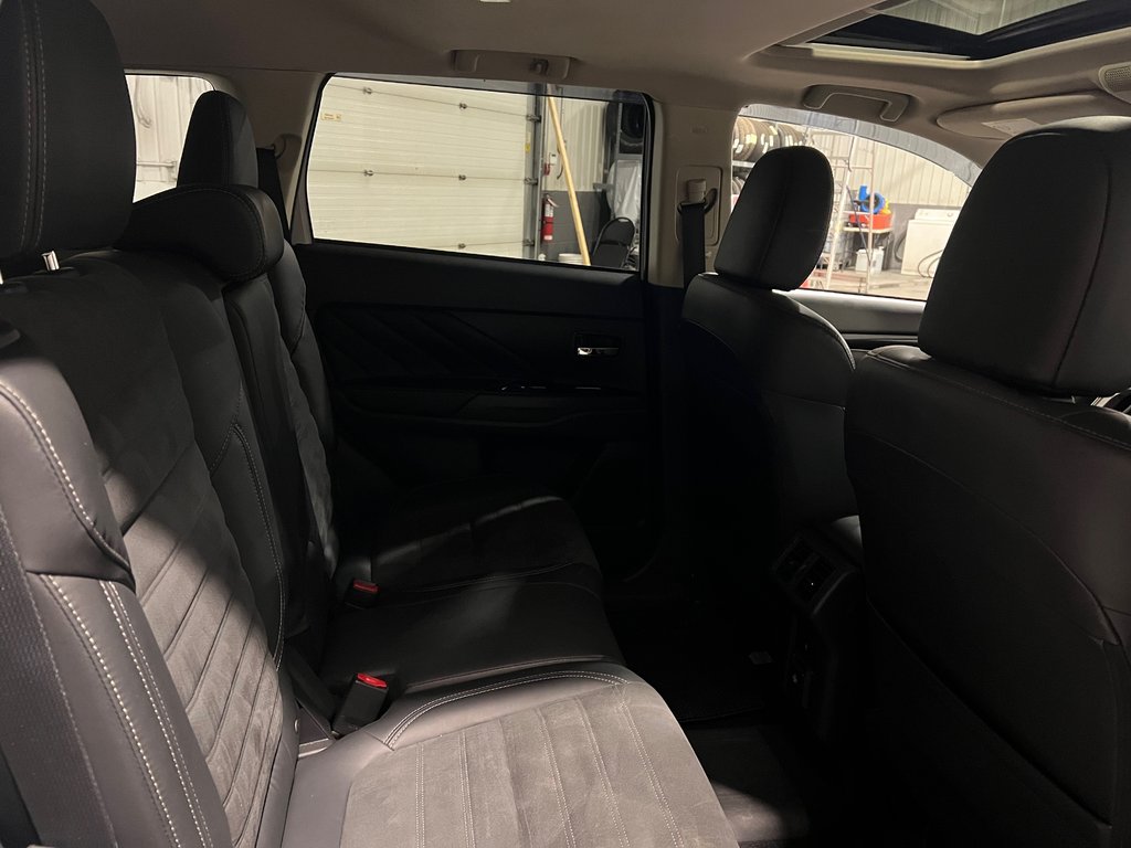 Mitsubishi OUTLANDER PHEV LE**AWD/4X4**TAUX À PARTIR 0.9%**TOIT**SIMILICUIR 2020 à Saint-Eustache, Québec - 16 - w1024h768px