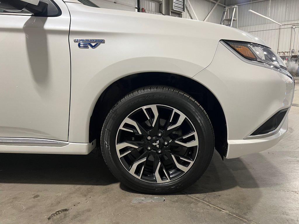 Mitsubishi OUTLANDER PHEV LE**AWD/4X4**TAUX À PARTIR 0.9%**TOIT**SIMILICUIR 2020 à Saint-Eustache, Québec - 10 - w1024h768px