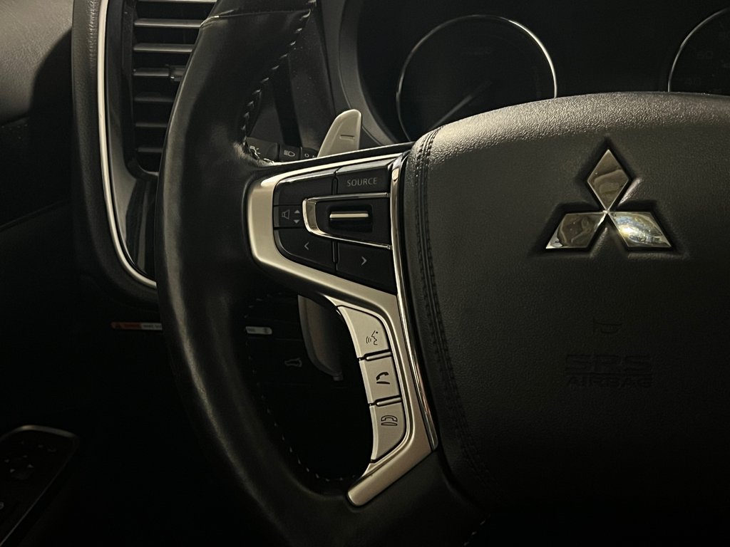 Mitsubishi OUTLANDER PHEV LE**AWD/4X4**TAUX À PARTIR 0.9%**TOIT**SIMILICUIR 2020 à Saint-Eustache, Québec - 25 - w1024h768px