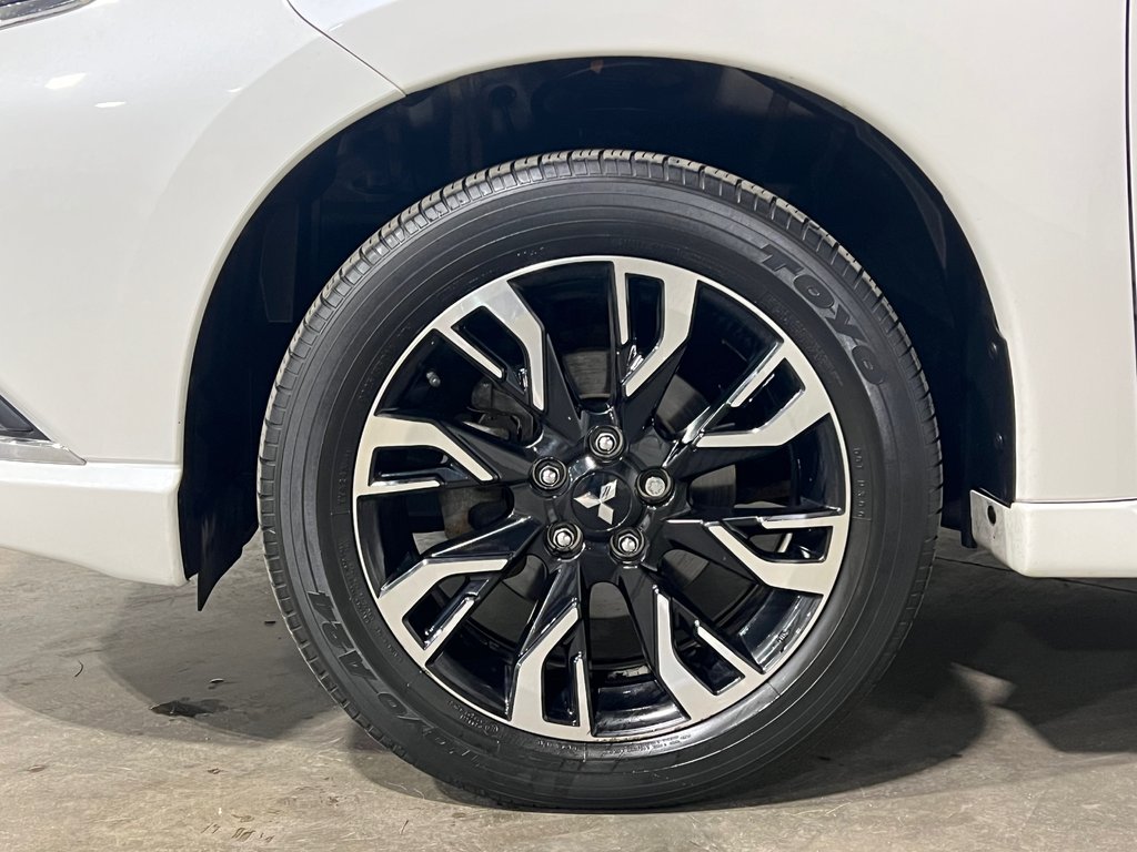 Mitsubishi OUTLANDER PHEV LE**AWD/4X4**TAUX À PARTIR 0.9%**TOIT**SIMILICUIR 2020 à Saint-Eustache, Québec - 6 - w1024h768px