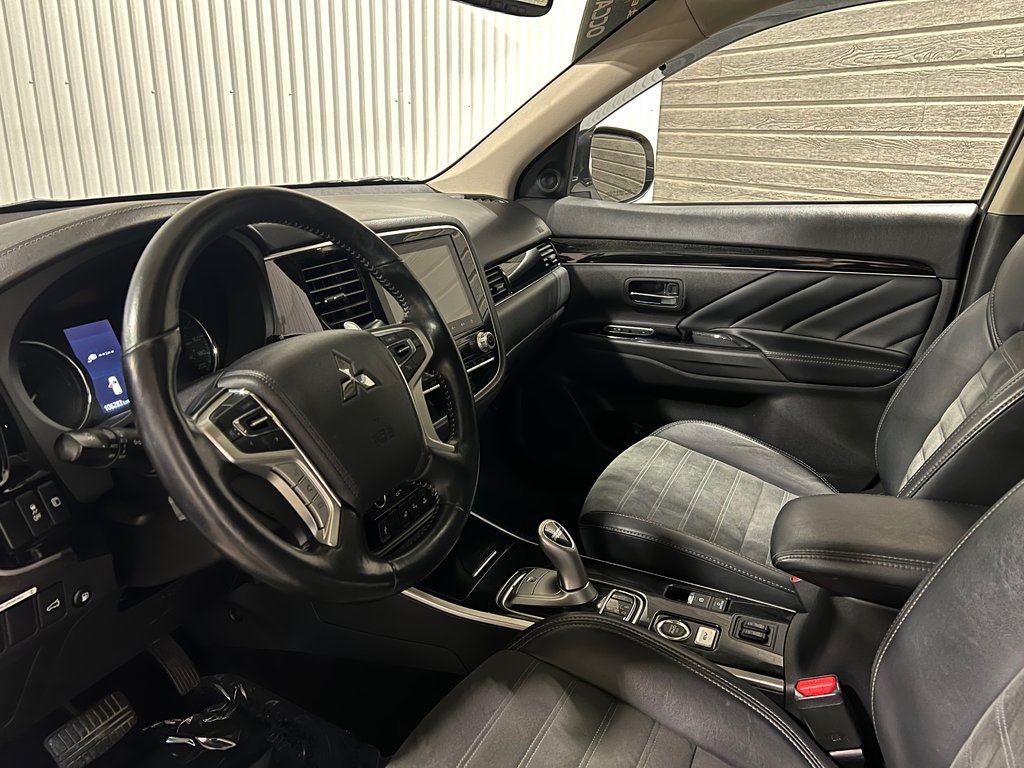 Mitsubishi OUTLANDER PHEV LE**AWD/4X4**TAUX À PARTIR 0.9%**TOIT**SIMILICUIR 2020 à Saint-Eustache, Québec - 12 - w1024h768px