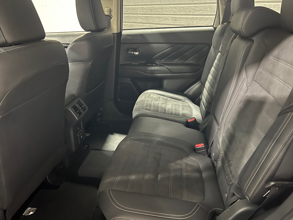 Mitsubishi OUTLANDER PHEV LE**AWD/4X4**TAUX À PARTIR 0.9%**TOIT**SIMILICUIR 2020 à Saint-Eustache, Québec - 15 - w1024h768px