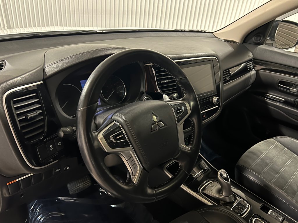 Mitsubishi OUTLANDER PHEV LE**AWD/4X4**TAUX À PARTIR 0.9%**TOIT**SIMILICUIR 2020 à Saint-Eustache, Québec - 13 - w1024h768px