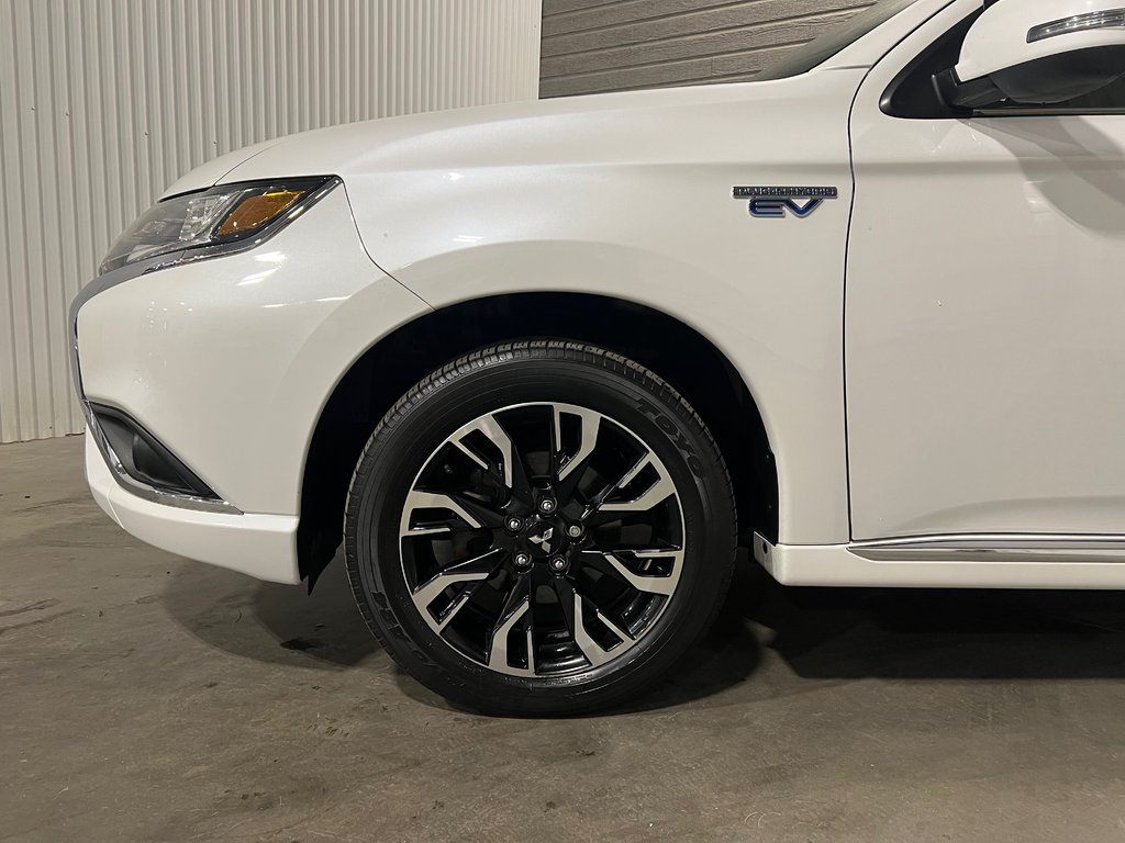 Mitsubishi OUTLANDER PHEV LE**AWD/4X4**TAUX À PARTIR 0.9%**TOIT**SIMILICUIR 2020 à Saint-Eustache, Québec - 5 - w1024h768px