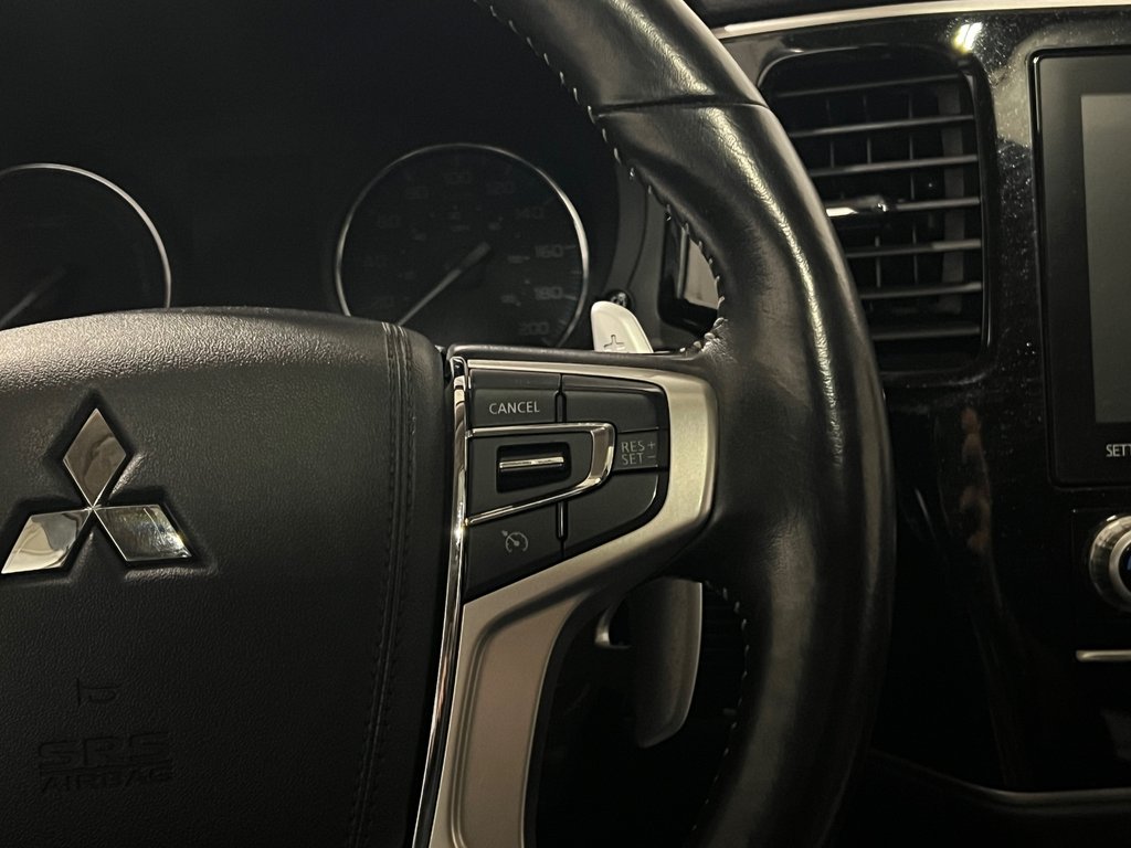 Mitsubishi OUTLANDER PHEV LE**AWD/4X4**TAUX À PARTIR 0.9%**TOIT**SIMILICUIR 2020 à Saint-Eustache, Québec - 26 - w1024h768px