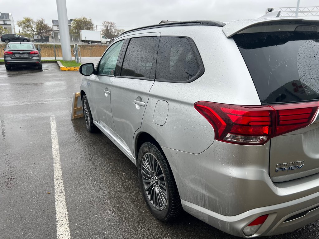 Mitsubishi OUTLANDER PHEV BLACK EDT**À PARTIR DE 0.9%**S-AWC**TOIT OUVRANT** 2022 à Saint-Eustache, Québec - 4 - w1024h768px